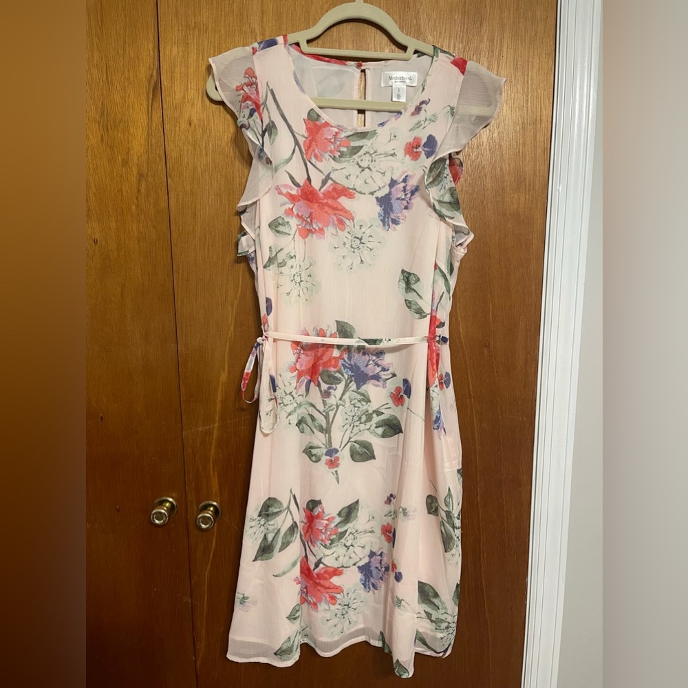 Motherhood Maternity Dress
Light Pink/Floral Design 
Large
Worn Once/Baby Shower